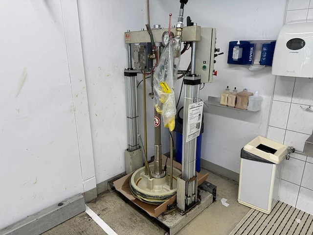 Huk - vetpomp/pers pneumatisch 200l - overige garage inventaris - afbeelding 1 van  10
