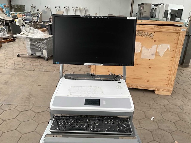 Humanscale hospital cart computer monitor - afbeelding 2 van  3