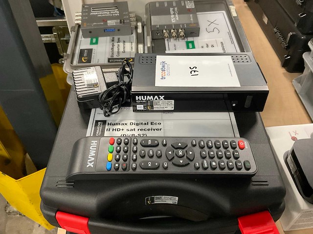 Humax digital eco ii hd+ satteliet ontvanger (2x) - afbeelding 1 van  3