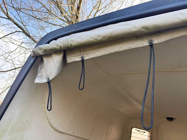 Humbaur - madero - paardentrailer - afbeelding 14 van  15