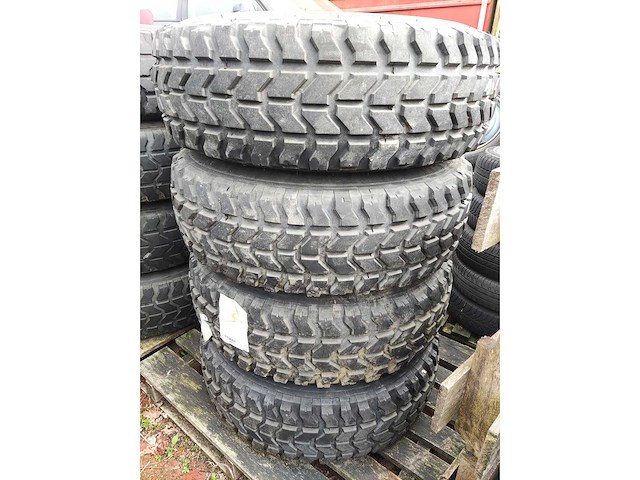 Hummer 12-bolt + spacers - 37" 8x165,1 - velg (4x) - afbeelding 2 van  6