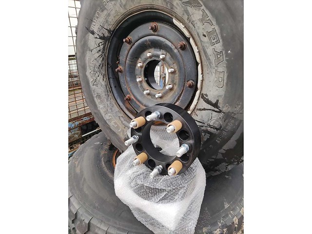 Hummer 8-bolt + spacers - 37" 8x165,1 - velg (4x) - afbeelding 3 van  5