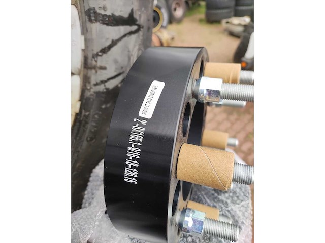 Hummer 8-bolt + spacers - 37" 8x165,1 - velg (4x) - afbeelding 4 van  5