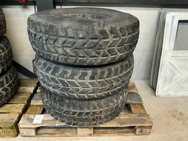 Hummer band met velg (3x) - afbeelding 1 van  7