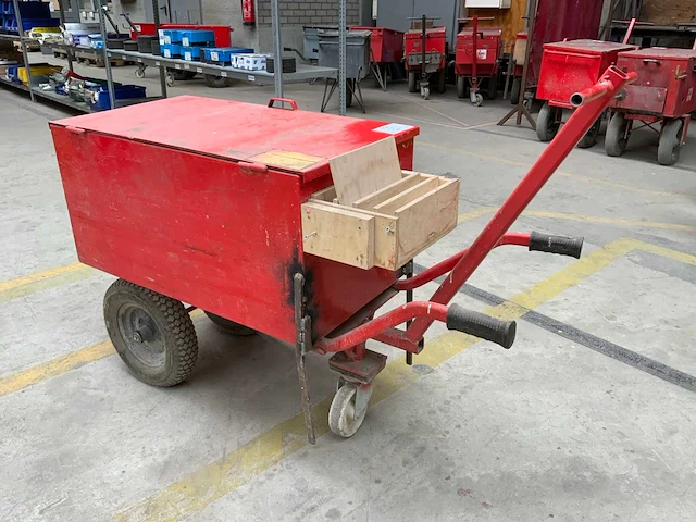 Hummer gereedschapswagen met inhoud - afbeelding 6 van  8
