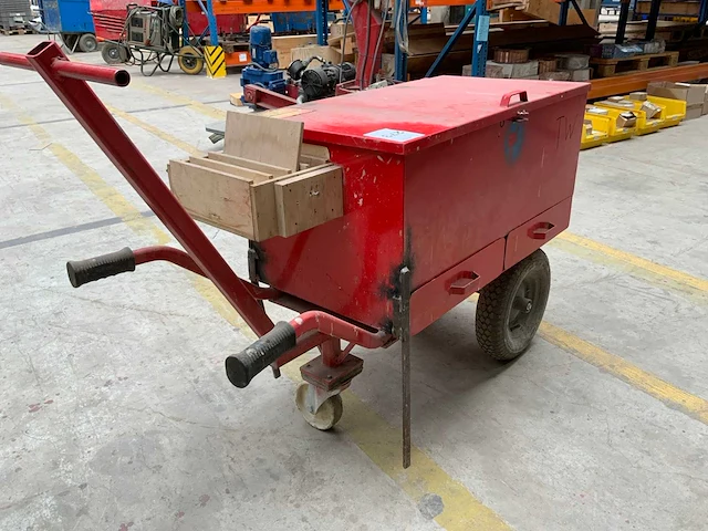Hummer gereedschapswagen met inhoud - afbeelding 5 van  8