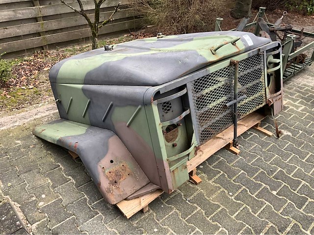 Hummer m900 front/ motorkap - afbeelding 2 van  6