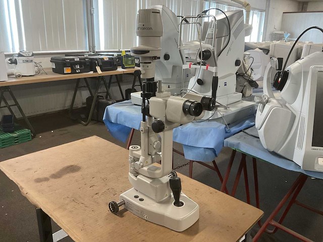Humphrey fdt 710 ophtalmic perimeter - afbeelding 3 van  5