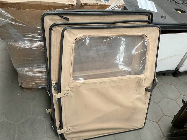 Humvee door (4x) - afbeelding 1 van  2