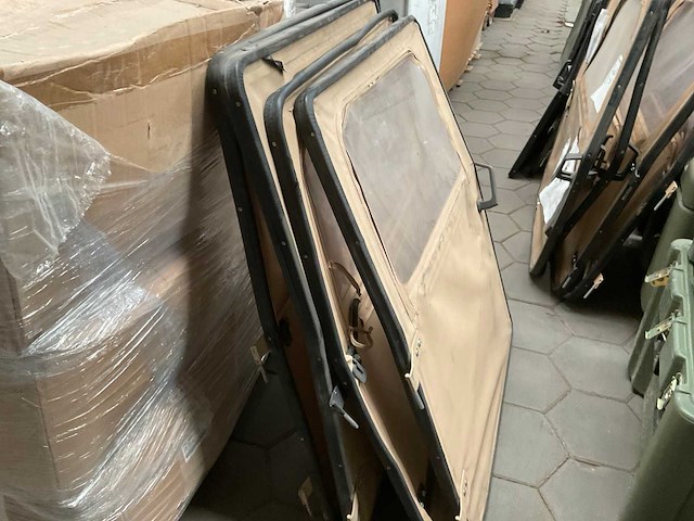 Humvee door (4x) - afbeelding 2 van  2
