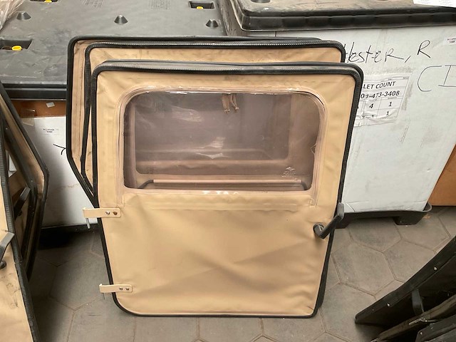 Humvee door (4x) - afbeelding 1 van  2