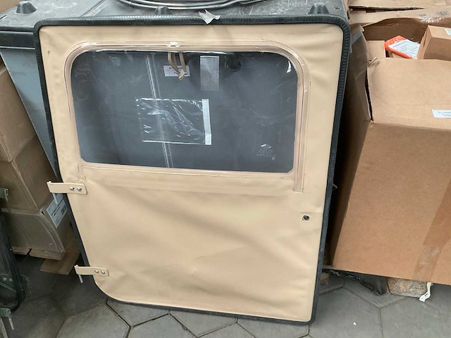 Humvee door - afbeelding 1 van  2