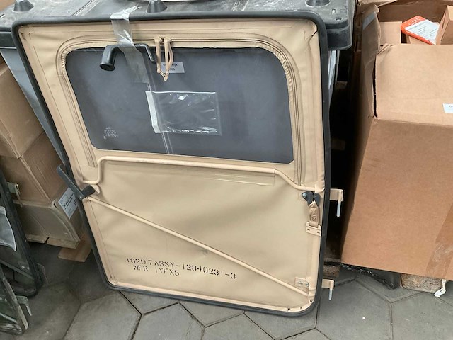 Humvee door - afbeelding 2 van  2