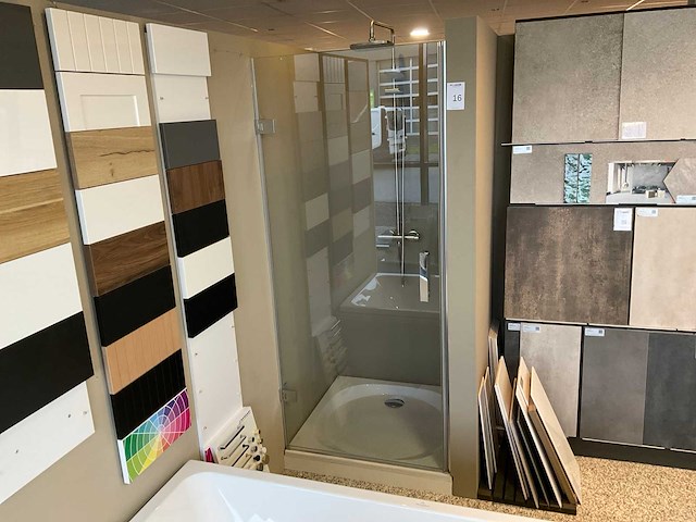 Hüppe solvapro+ douchedeur met douchesysteem - afbeelding 1 van  7