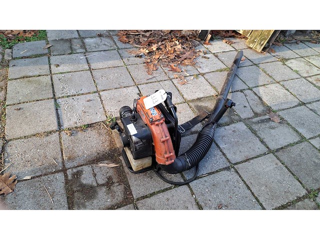 Husqvarna - 140b - bladblazer - afbeelding 2 van  3