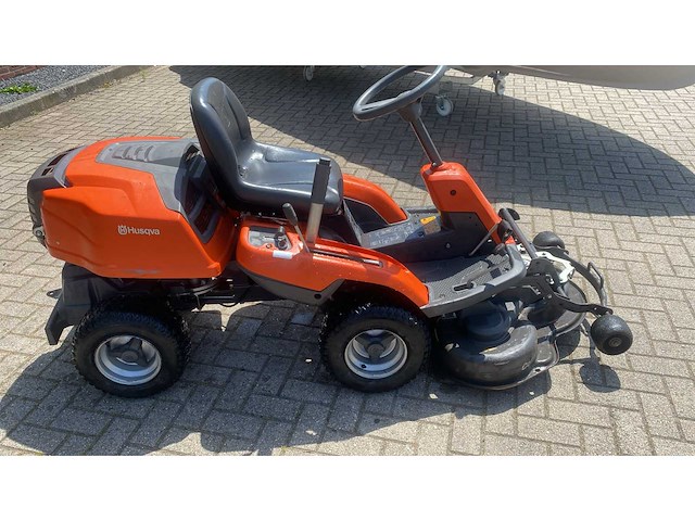 Husqvarna - 2012 - r216 - zitmaaier - afbeelding 2 van  7