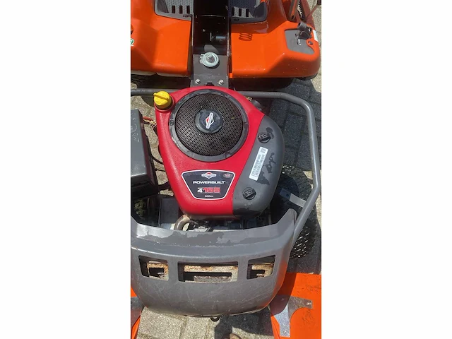 Husqvarna - 2012 - r216 - zitmaaier - afbeelding 6 van  7