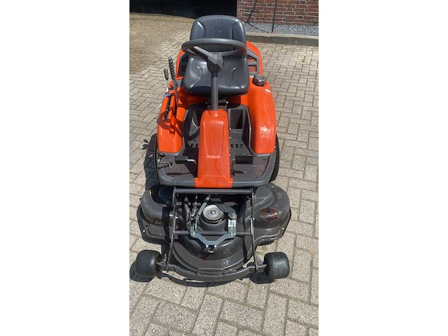 Husqvarna - 2012 - r216 - zitmaaier - afbeelding 3 van  7