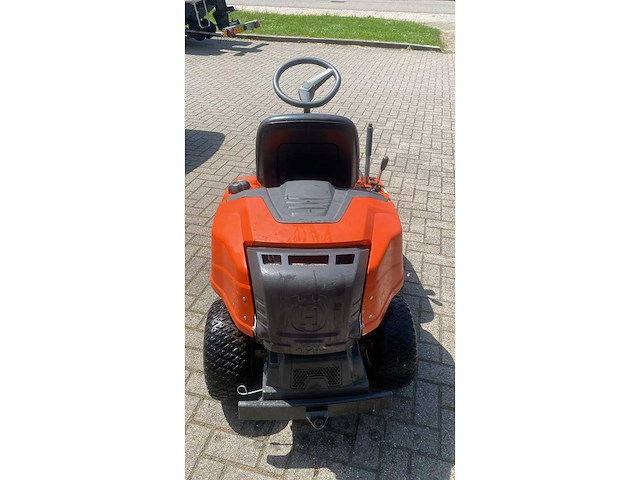 Husqvarna - 2012 - r216 - zitmaaier - afbeelding 4 van  7