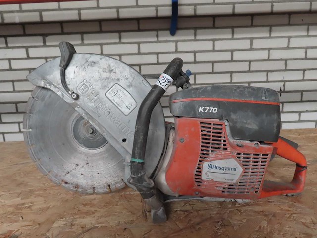Husqvarna - 2020 - k770 - bandenzaag - afbeelding 1 van  5
