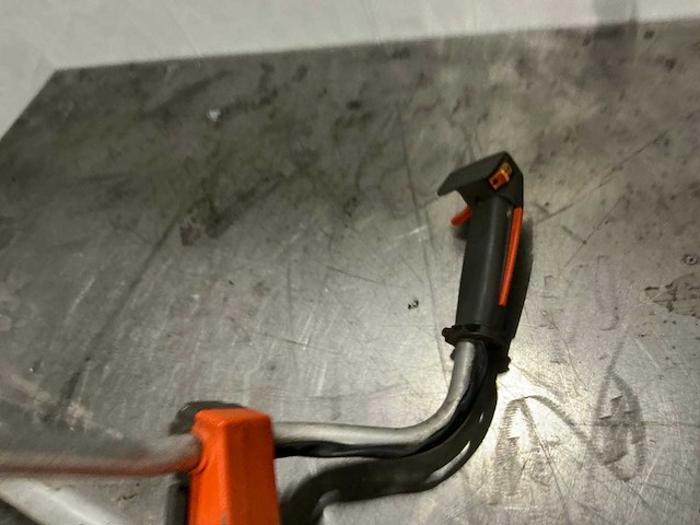 Husqvarna - 240r - bosmaaier - afbeelding 4 van  7