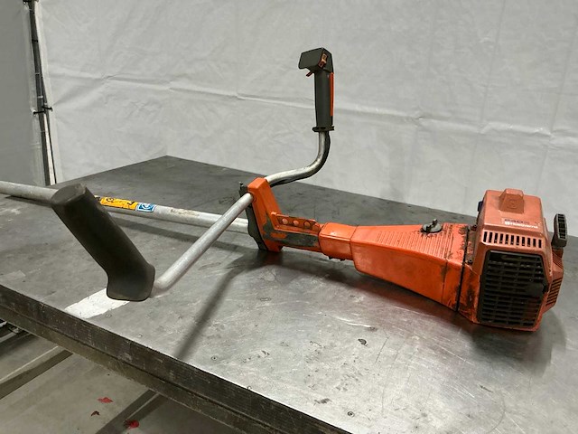 Husqvarna - 240r - bosmaaier - afbeelding 6 van  7