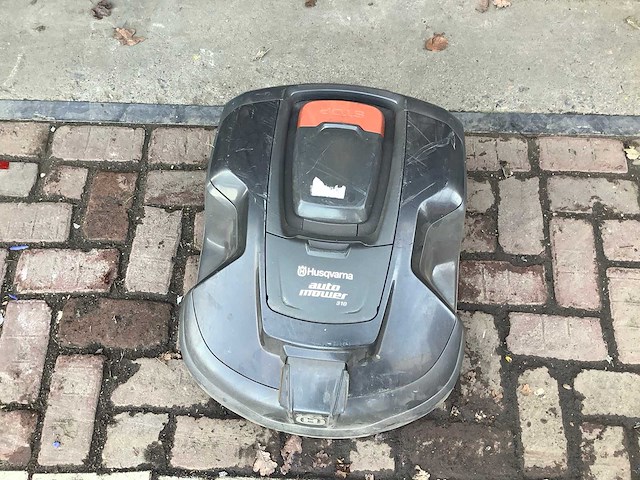 Husqvarna - 310 - robot lawn mower - afbeelding 2 van  4