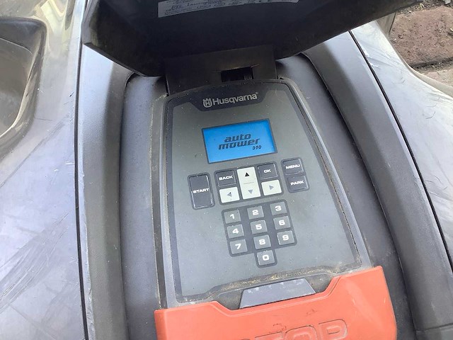 Husqvarna - 310 - robot lawn mower - afbeelding 4 van  4