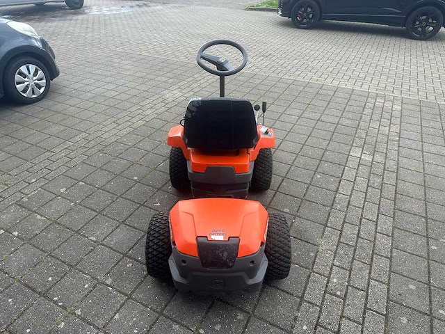 Husqvarna - elektrische - zitmaaier - afbeelding 5 van  7