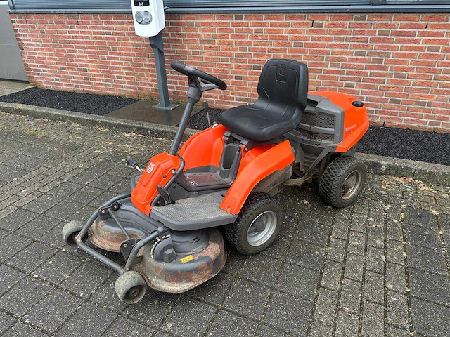 Husqvarna - r1118 - zitmaaier - afbeelding 1 van  8