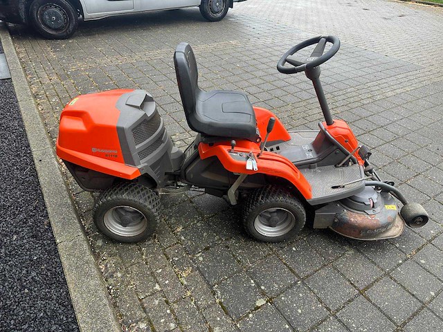 Husqvarna - r1118 - zitmaaier - afbeelding 5 van  8