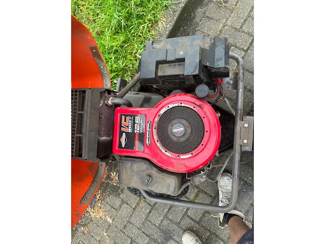 Husqvarna - r1118 - zitmaaier - afbeelding 7 van  8