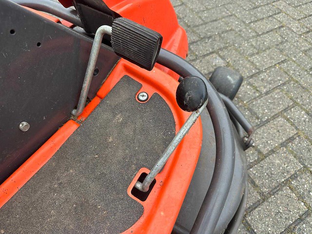 Husqvarna - r1118 - zitmaaier - afbeelding 8 van  8