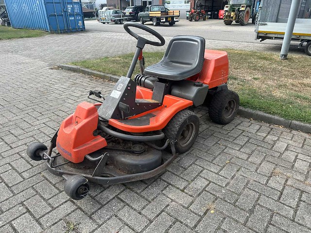 Husqvarna - rider - zitmaaier - afbeelding 1 van  5