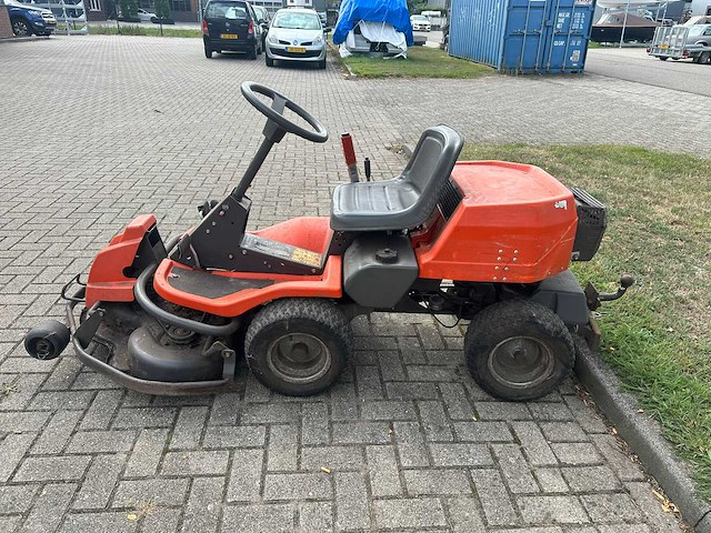 Husqvarna - rider - zitmaaier - afbeelding 3 van  5