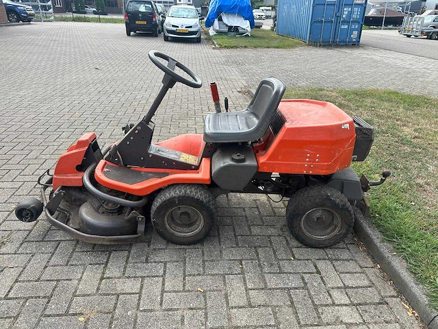 Husqvarna - zitmaaier - afbeelding 2 van  4