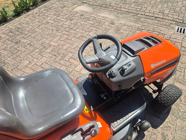 Husqvarna - zitmaaier - afbeelding 2 van  11