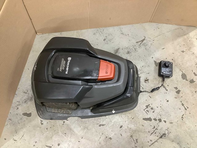 Husqvarna 105 robotmaaier - afbeelding 2 van  4