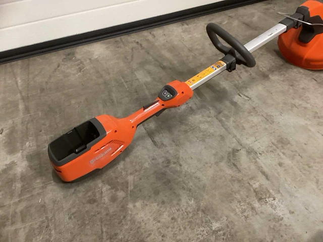 Husqvarna 115il accu trimmer ex accu - afbeelding 2 van  5