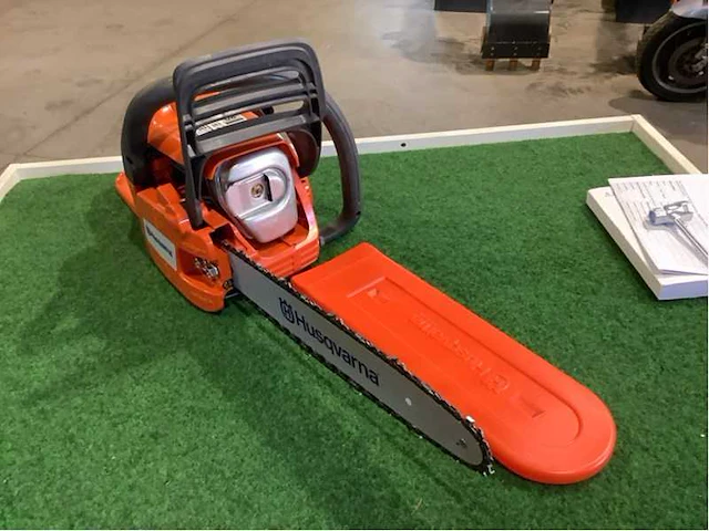 Husqvarna 120 / mark ii kettingzaag - afbeelding 6 van  8