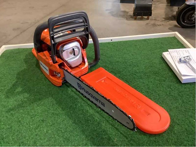 Husqvarna 120 / mark ii kettingzaag - afbeelding 6 van  8