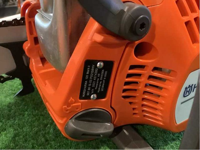 Husqvarna 120 / mark ii kettingzaag - afbeelding 8 van  8