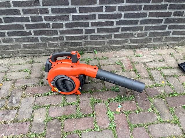 Husqvarna 125bv bladblazer - afbeelding 3 van  3