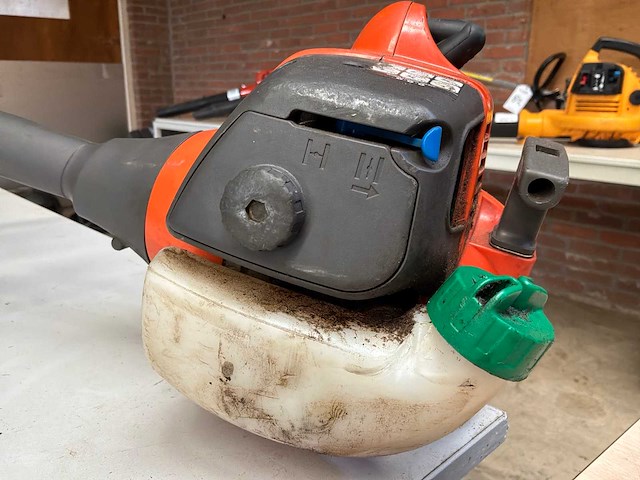 Husqvarna 128c benzine trimmer - afbeelding 3 van  4