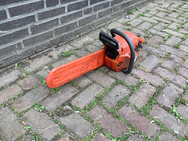 Husqvarna 141 kettingzaag - afbeelding 2 van  3