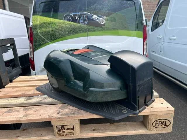 Husqvarna 220 ac robotmaaier - afbeelding 3 van  4