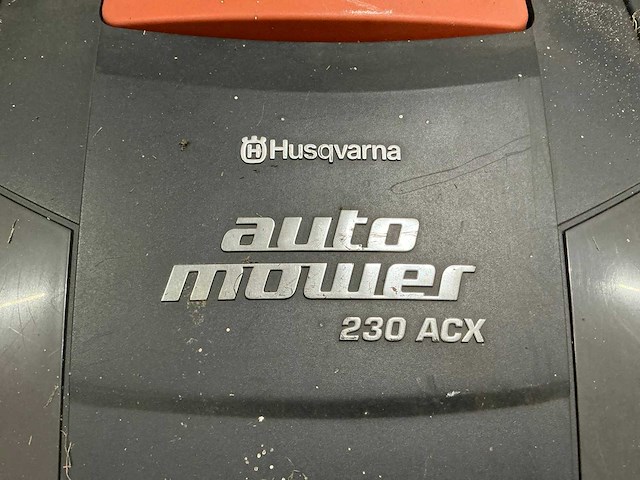 Husqvarna 230 acx robotmaaier - afbeelding 3 van  6