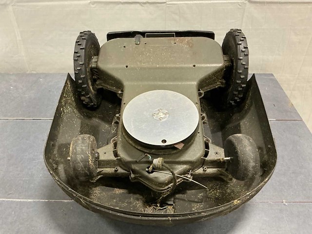 Husqvarna 230 acx robotmaaier - afbeelding 6 van  6