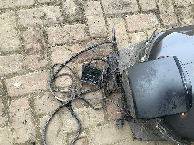 Husqvarna 230asx robotmaaier - afbeelding 2 van  3
