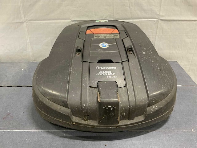 Husqvarna 260 acx robotmaaier - afbeelding 6 van  11